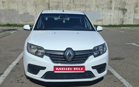 Renault Logan II, 2020 год, 700 000 рублей, 3 фотография