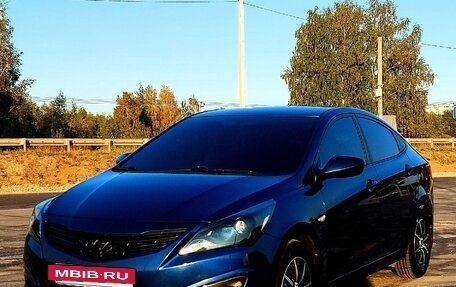 Hyundai Solaris II рестайлинг, 2015 год, 1 500 000 рублей, 27 фотография