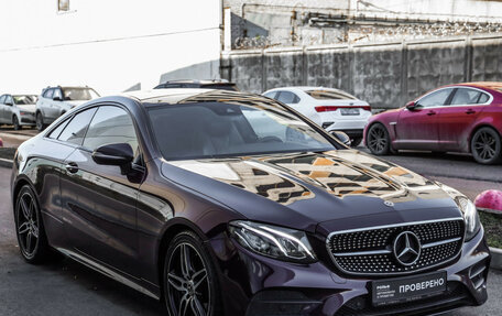 Mercedes-Benz E-Класс, 2018 год, 3 300 000 рублей, 4 фотография