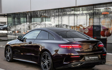 Mercedes-Benz E-Класс, 2018 год, 3 300 000 рублей, 7 фотография