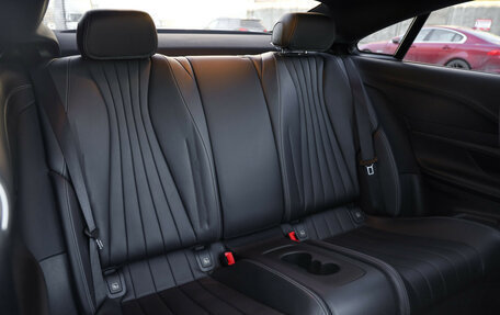 Mercedes-Benz E-Класс, 2018 год, 3 300 000 рублей, 28 фотография