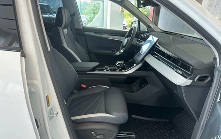 Geely Atlas, 2025 год, 3 970 990 рублей, 10 фотография