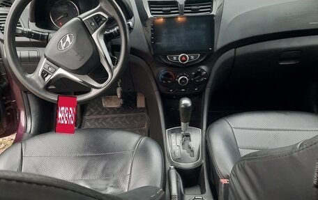 Hyundai Solaris II рестайлинг, 2011 год, 600 000 рублей, 6 фотография