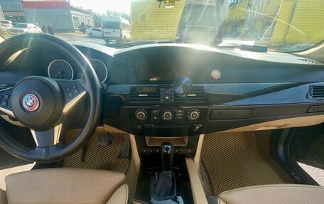 BMW 5 серия, 2004 год, 850 000 рублей, 13 фотография