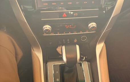 Mitsubishi Montero Sport, 2022 год, 4 050 000 рублей, 6 фотография