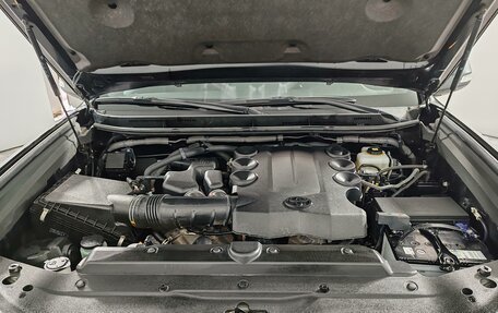 Toyota Land Cruiser Prado 150 рестайлинг 2, 2021 год, 6 735 000 рублей, 9 фотография