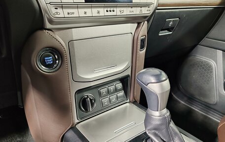 Toyota Land Cruiser Prado 150 рестайлинг 2, 2021 год, 6 735 000 рублей, 19 фотография