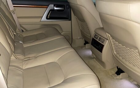 Toyota Land Cruiser 200, 2016 год, 7 000 000 рублей, 6 фотография