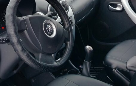 Renault Sandero I, 2014 год, 700 000 рублей, 4 фотография