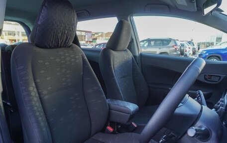 Toyota Ractis II, 2013 год, 1 100 000 рублей, 13 фотография