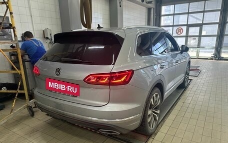 Volkswagen Touareg III, 2021 год, 6 500 000 рублей, 2 фотография