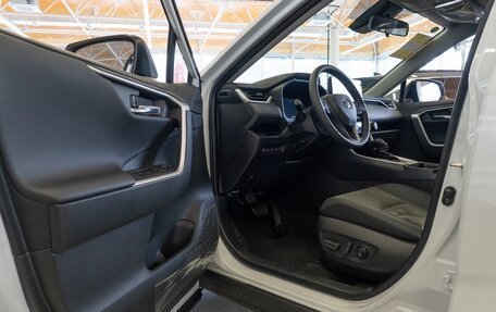 Toyota RAV4, 2025 год, 3 600 000 рублей, 9 фотография