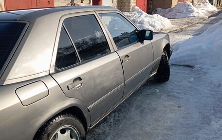 Mercedes-Benz W124, 1986 год, 260 000 рублей, 4 фотография