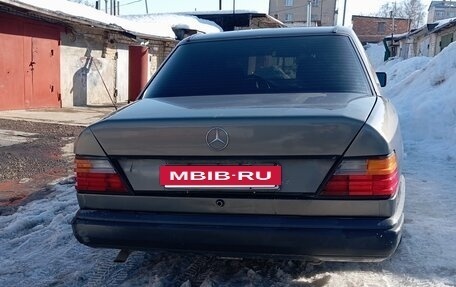 Mercedes-Benz W124, 1986 год, 260 000 рублей, 3 фотография