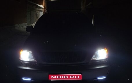 Lexus RX IV рестайлинг, 2000 год, 820 000 рублей, 11 фотография