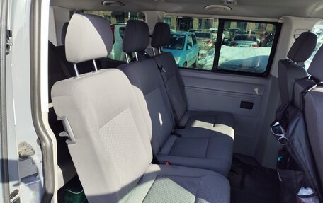 Volkswagen Caravelle T5, 2014 год, 2 200 000 рублей, 11 фотография