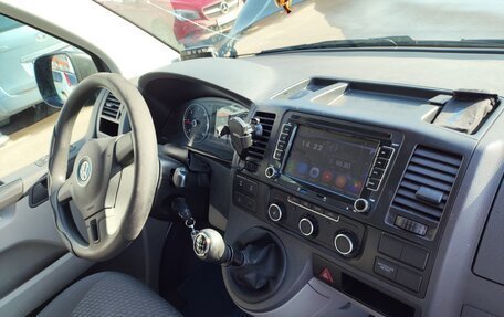 Volkswagen Caravelle T5, 2014 год, 2 200 000 рублей, 12 фотография