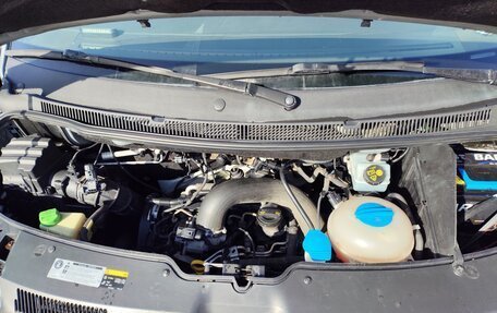 Volkswagen Caravelle T5, 2014 год, 2 200 000 рублей, 20 фотография