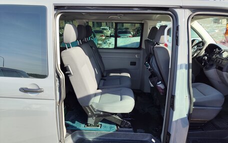 Volkswagen Caravelle T5, 2014 год, 2 200 000 рублей, 15 фотография