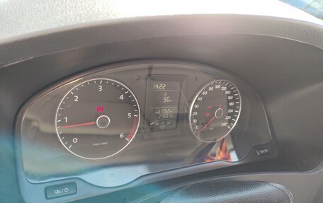 Volkswagen Caravelle T5, 2014 год, 2 200 000 рублей, 18 фотография