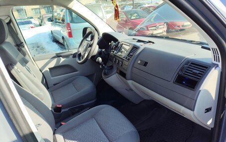 Volkswagen Caravelle T5, 2014 год, 2 200 000 рублей, 13 фотография