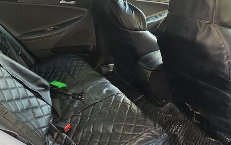 Hyundai Sonata VI, 2010 год, 1 050 000 рублей, 6 фотография