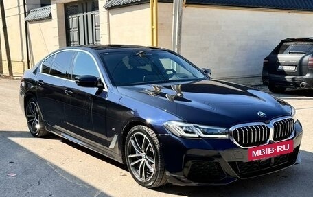 BMW 5 серия, 2022 год, 4 900 000 рублей, 2 фотография