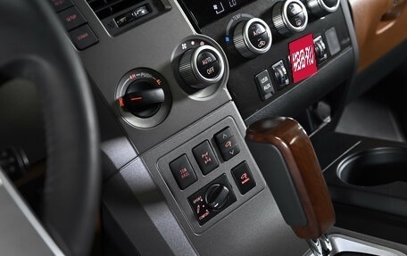 Toyota Sequoia II рестайлинг, 2014 год, 11 500 000 рублей, 26 фотография