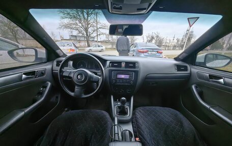 Volkswagen Jetta VI, 2013 год, 550 000 рублей, 6 фотография