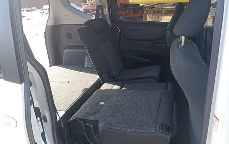 Toyota Sienta II, 2019 год, 1 750 000 рублей, 14 фотография