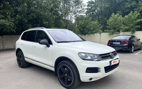 Volkswagen Touareg III, 2011 год, 1 600 000 рублей, 3 фотография