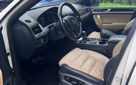 Volkswagen Touareg III, 2011 год, 1 600 000 рублей, 7 фотография