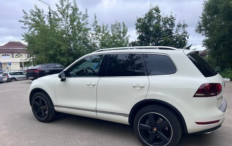 Volkswagen Touareg III, 2011 год, 1 600 000 рублей, 14 фотография
