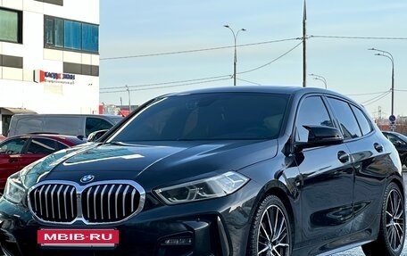 BMW 1 серия, 2019 год, 2 480 000 рублей, 2 фотография