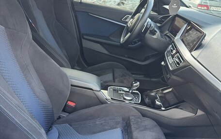 BMW 1 серия, 2019 год, 2 480 000 рублей, 26 фотография