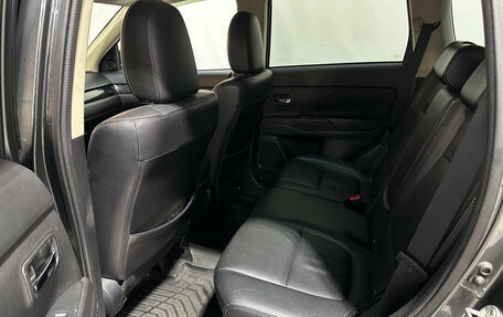 Mitsubishi Outlander III рестайлинг 3, 2016 год, 1 550 000 рублей, 8 фотография