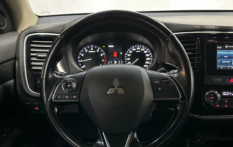 Mitsubishi Outlander III рестайлинг 3, 2016 год, 1 550 000 рублей, 13 фотография