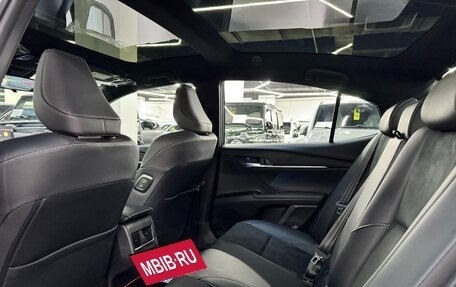 Toyota Camry, 2025 год, 4 990 000 рублей, 24 фотография