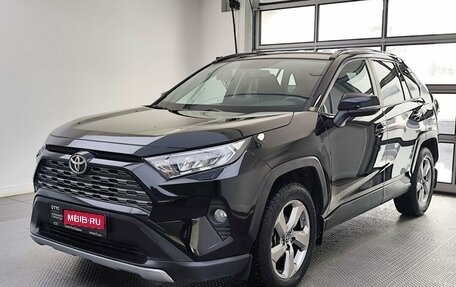 Toyota RAV4, 2019 год, 3 249 000 рублей, 1 фотография