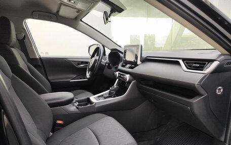 Toyota RAV4, 2019 год, 3 249 000 рублей, 13 фотография