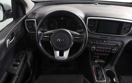 KIA Sportage IV рестайлинг, 2019 год, 2 199 000 рублей, 10 фотография