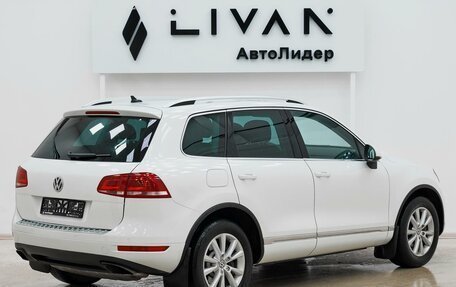 Volkswagen Touareg III, 2013 год, 1 815 000 рублей, 2 фотография