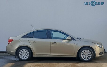Chevrolet Cruze II, 2010 год, 680 000 рублей, 4 фотография