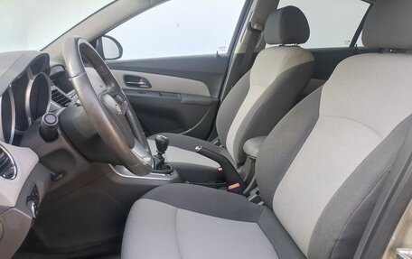 Chevrolet Cruze II, 2010 год, 680 000 рублей, 10 фотография