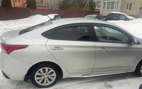 Hyundai Solaris II рестайлинг, 2017 год, 850 000 рублей, 4 фотография