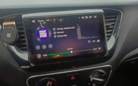 Hyundai Solaris II рестайлинг, 2017 год, 850 000 рублей, 6 фотография