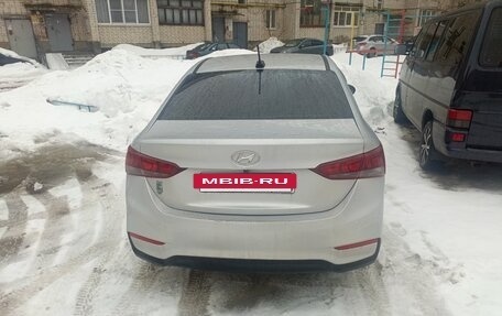 Hyundai Solaris II рестайлинг, 2017 год, 850 000 рублей, 3 фотография