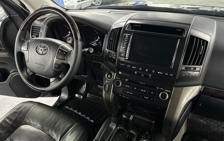 Toyota Land Cruiser 200, 2011 год, 2 995 000 рублей, 16 фотография