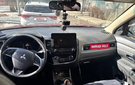 Mitsubishi Outlander III рестайлинг 3, 2013 год, 1 200 000 рублей, 2 фотография