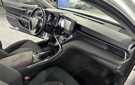 Toyota Camry, 2021 год, 2 975 000 рублей, 15 фотография